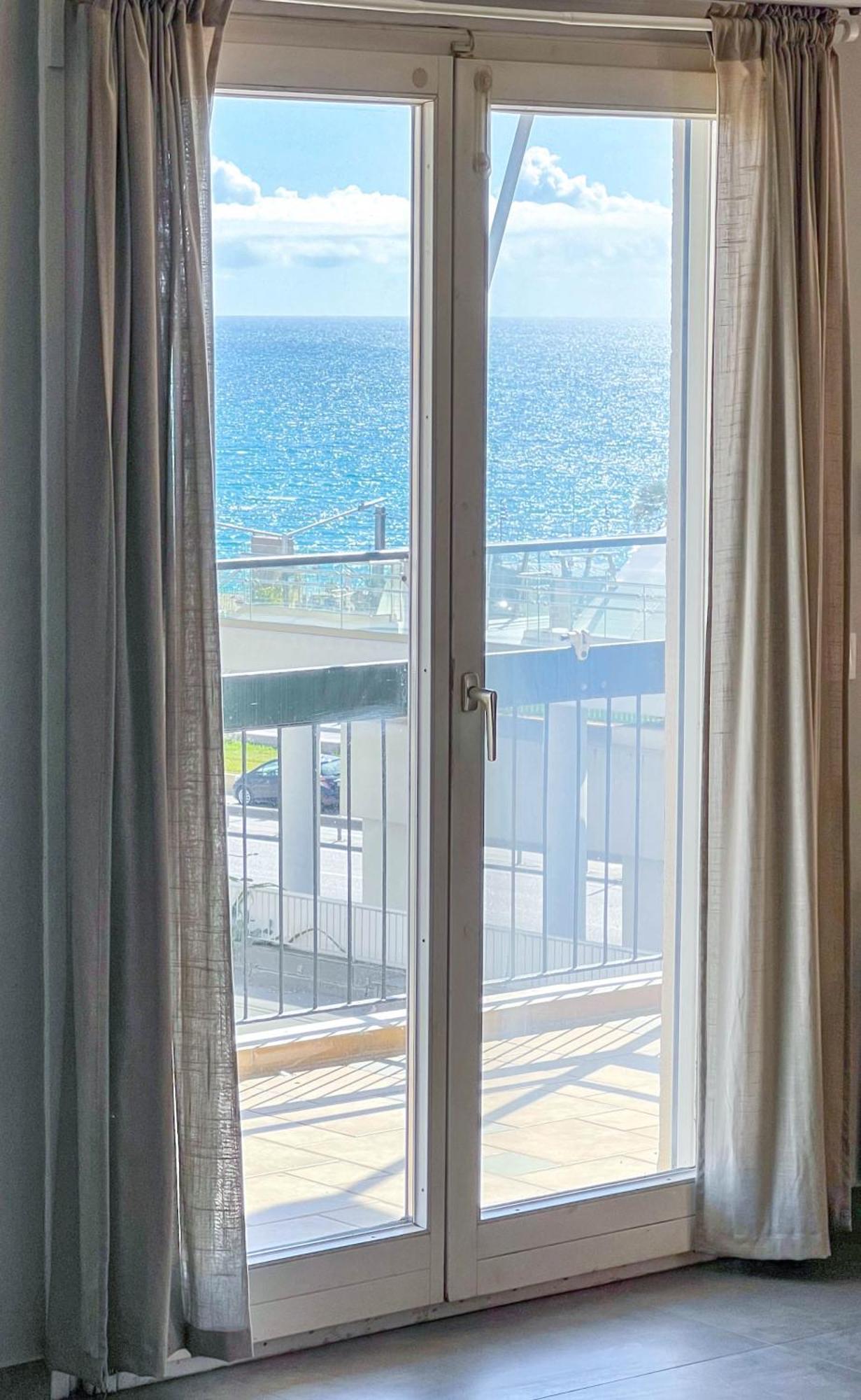 אתונה Alimos Sea View Family Apartment מראה חיצוני תמונה